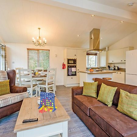 Wareham Forest Lodge Retreat Lytchett Minster Extérieur photo