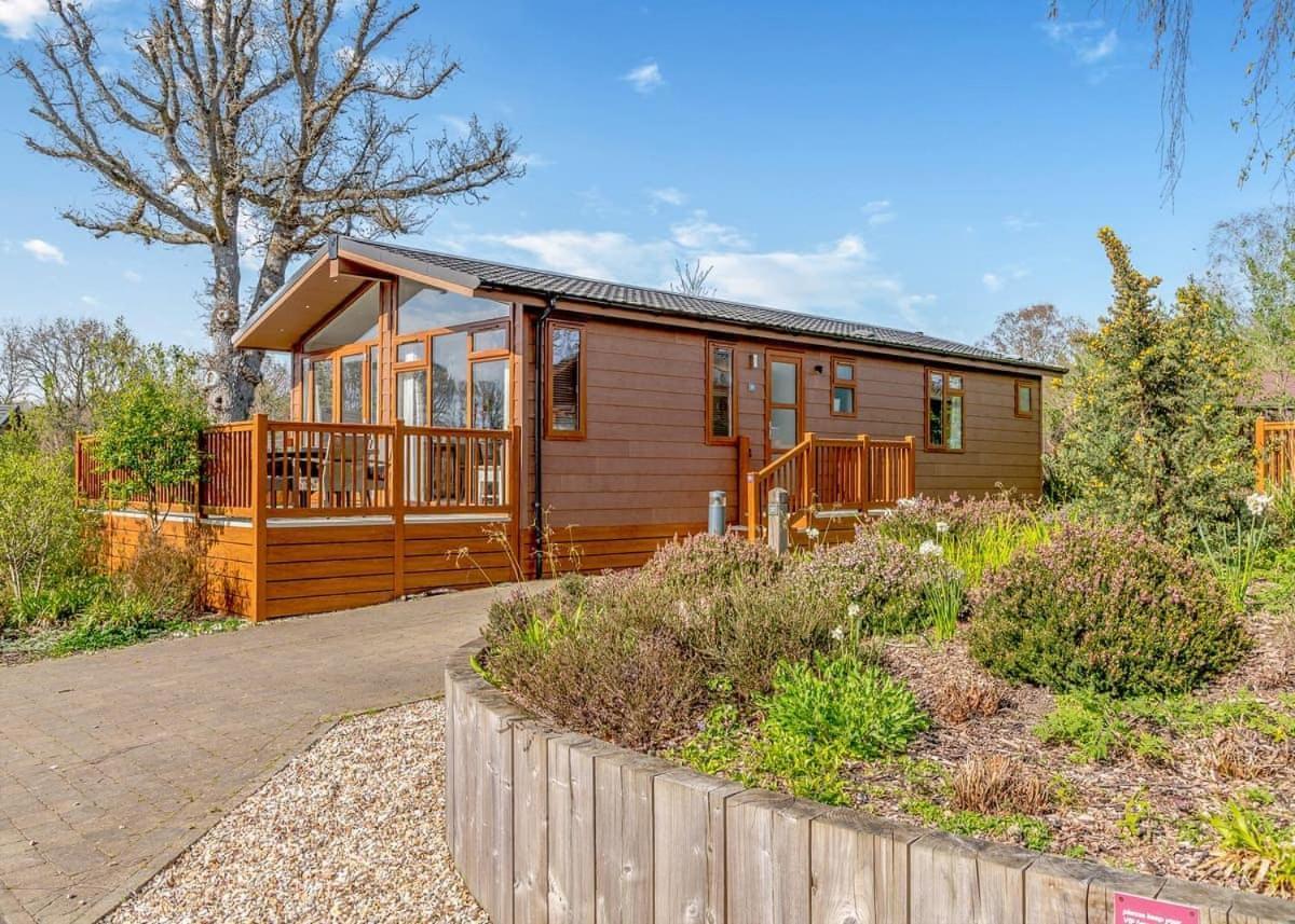 Wareham Forest Lodge Retreat Lytchett Minster Extérieur photo