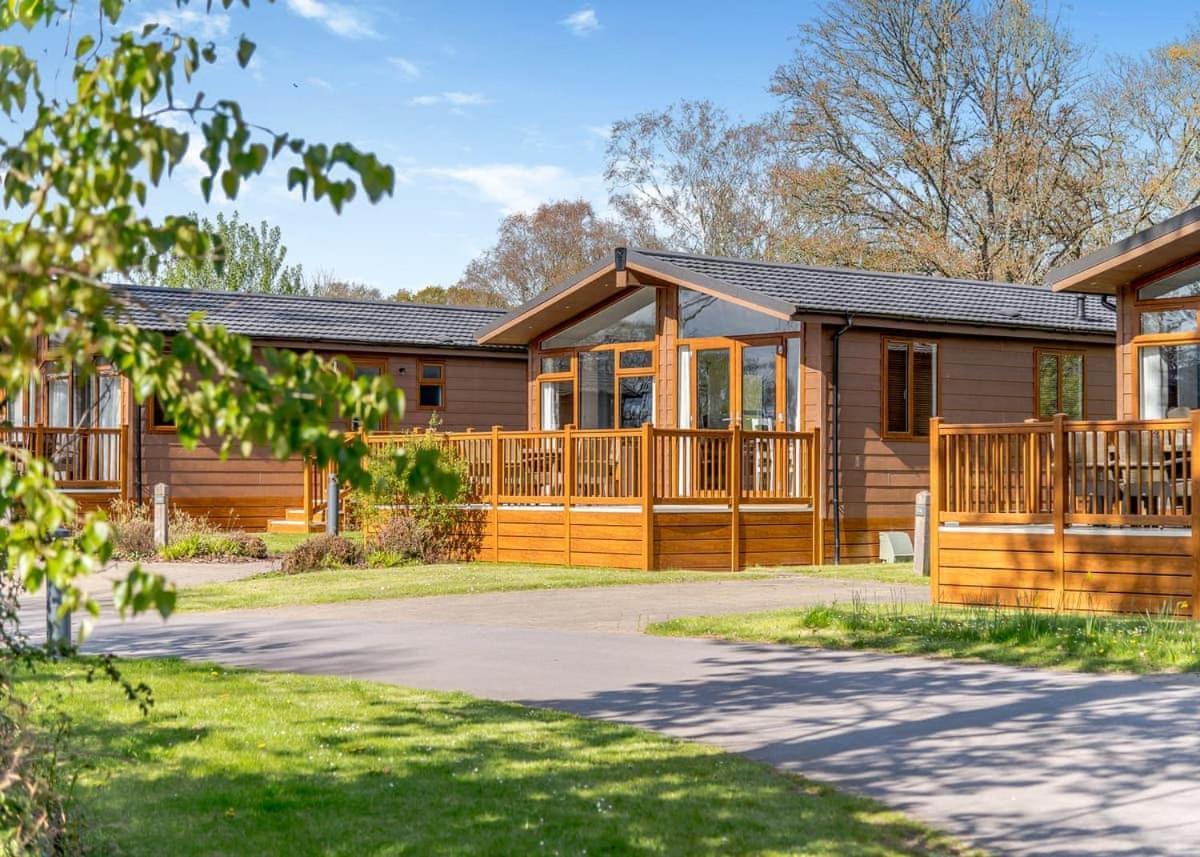 Wareham Forest Lodge Retreat Lytchett Minster Extérieur photo